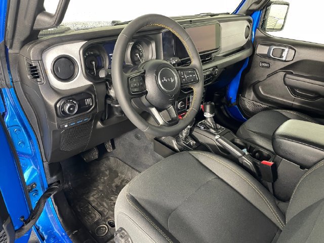 Used 2024 Jeep Wrangler Unlimited AWD/4WD image 3