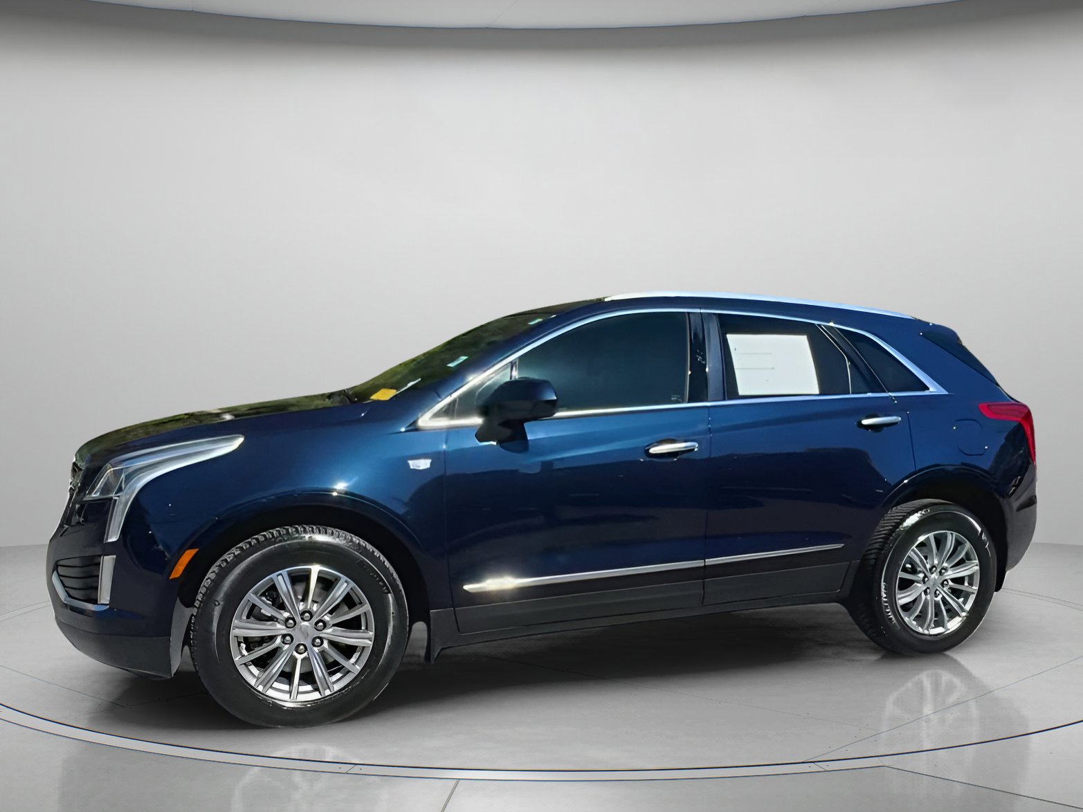 Used 2017 Cadillac XT5 Luxury w/ Driver Awareness Package image 7