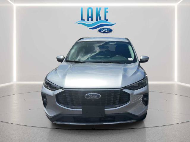 Certified 2024 Ford Escape Platinum AWD/4WD image 2