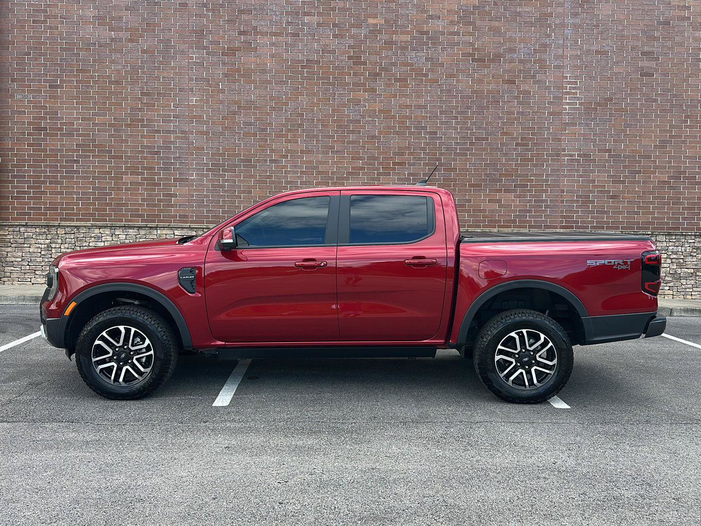 Certified 2025 Ford Ranger Lariat w/ Advanced Towing Package AWD/4WD image 2