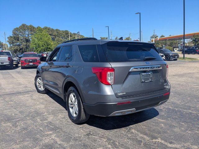 Certified 2023 Ford Explorer XLT w/ Equipment Group 202A AWD/4WD image 8
