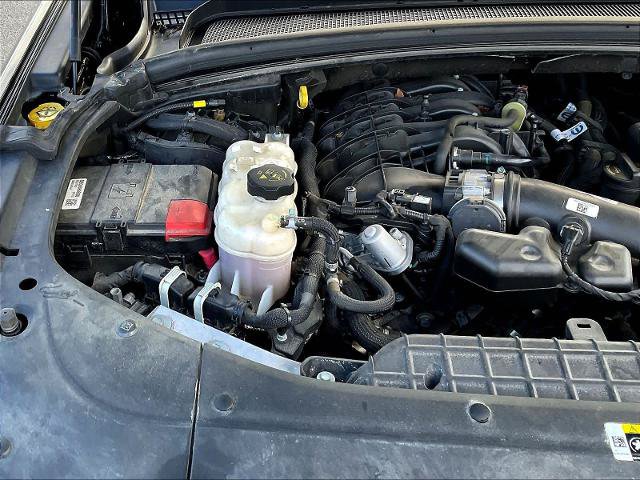 Used 2023 Jeep Grand Cherokee Overland w/ Luxury Tech Group IV AWD/4WD image 33