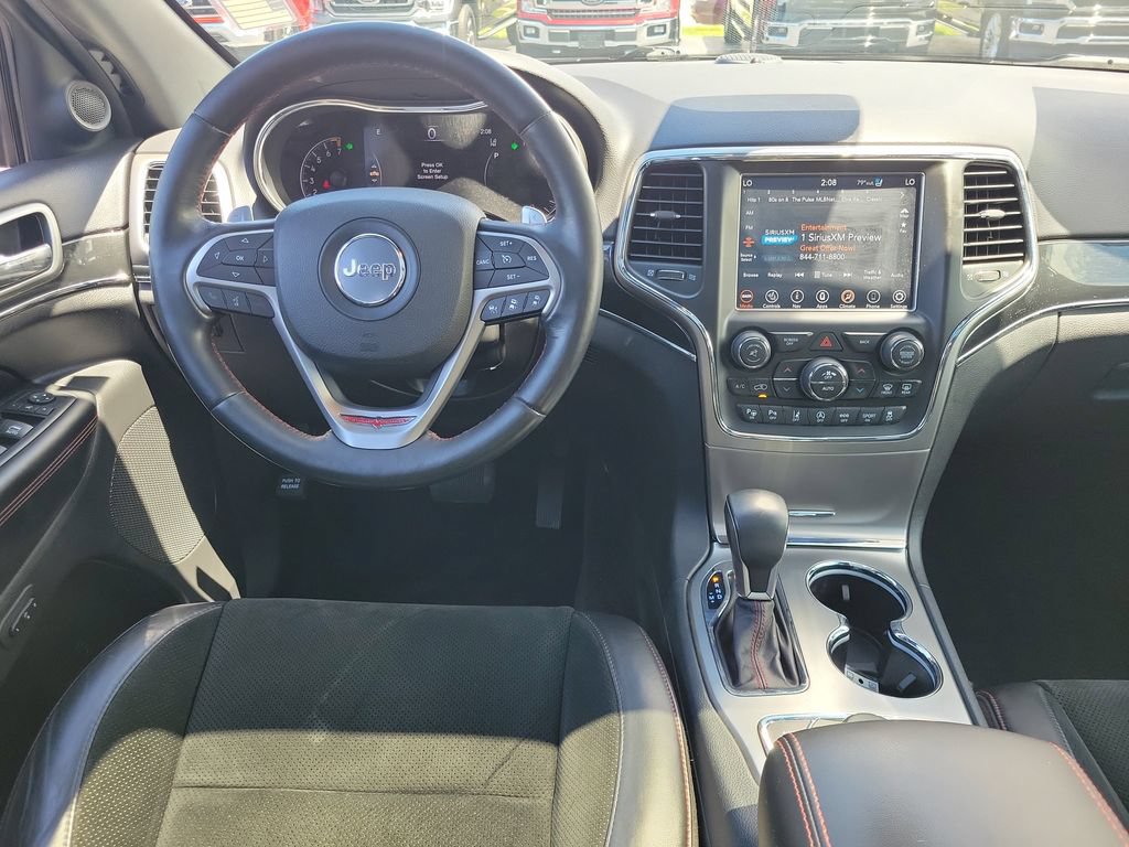 Used 2017 Jeep Grand Cherokee Trailhawk w/ Trailhawk Luxury Group AWD/4WD image 11