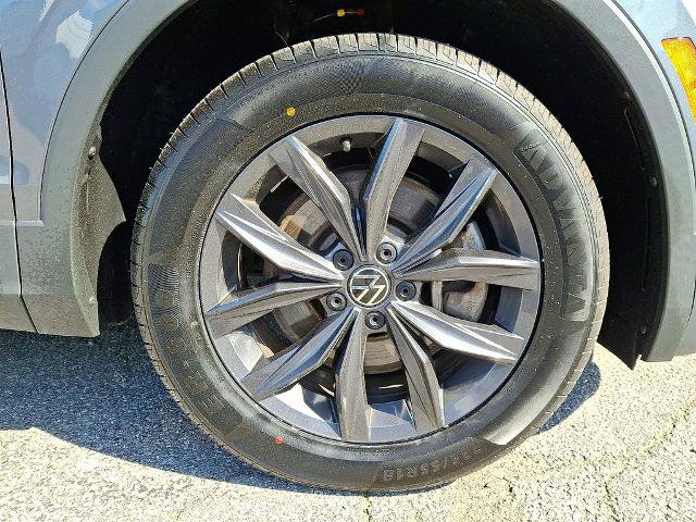 Used 2022 Volkswagen Tiguan SE AWD/4WD image 8