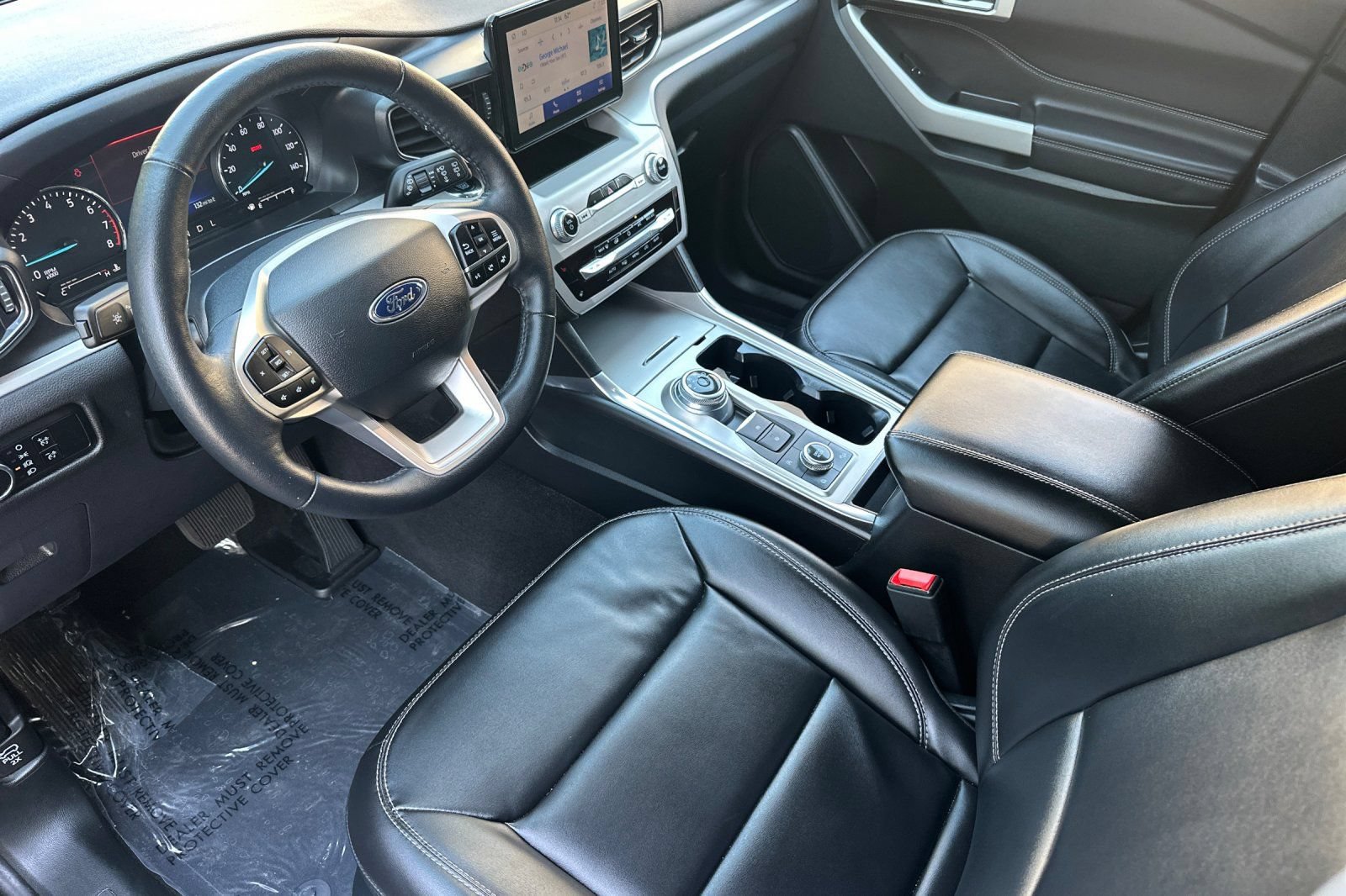 Certified 2024 Ford Explorer XLT w/ Equipment Group 202A AWD/4WD image 10