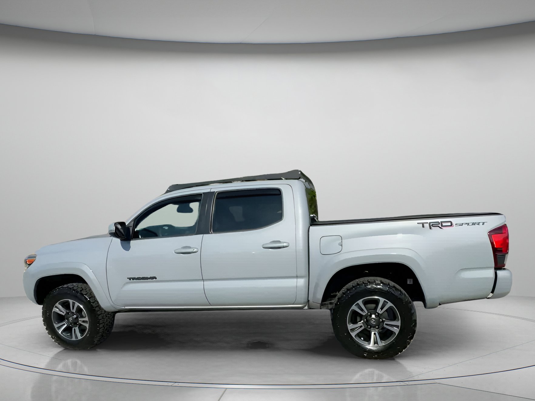 Used 2019 Toyota Tacoma TRD Sport image 16