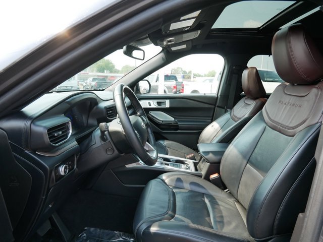 Certified 2023 Ford Explorer Platinum w/ Technology Package AWD/4WD image 7