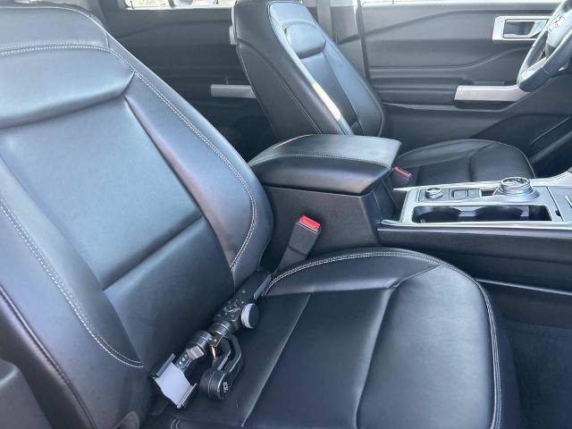 Certified 2022 Ford Explorer XLT w/ Equipment Group 202A AWD/4WD image 25