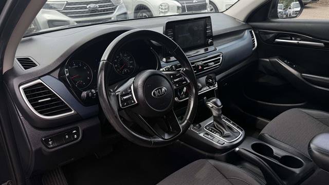 Used 2021 Kia Seltos S AWD/4WD image 7
