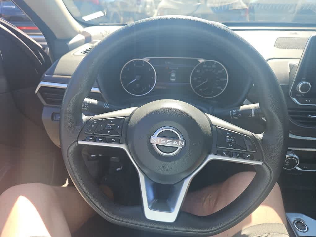 Used 2023 Nissan Altima 2.5 SV FWD image 14