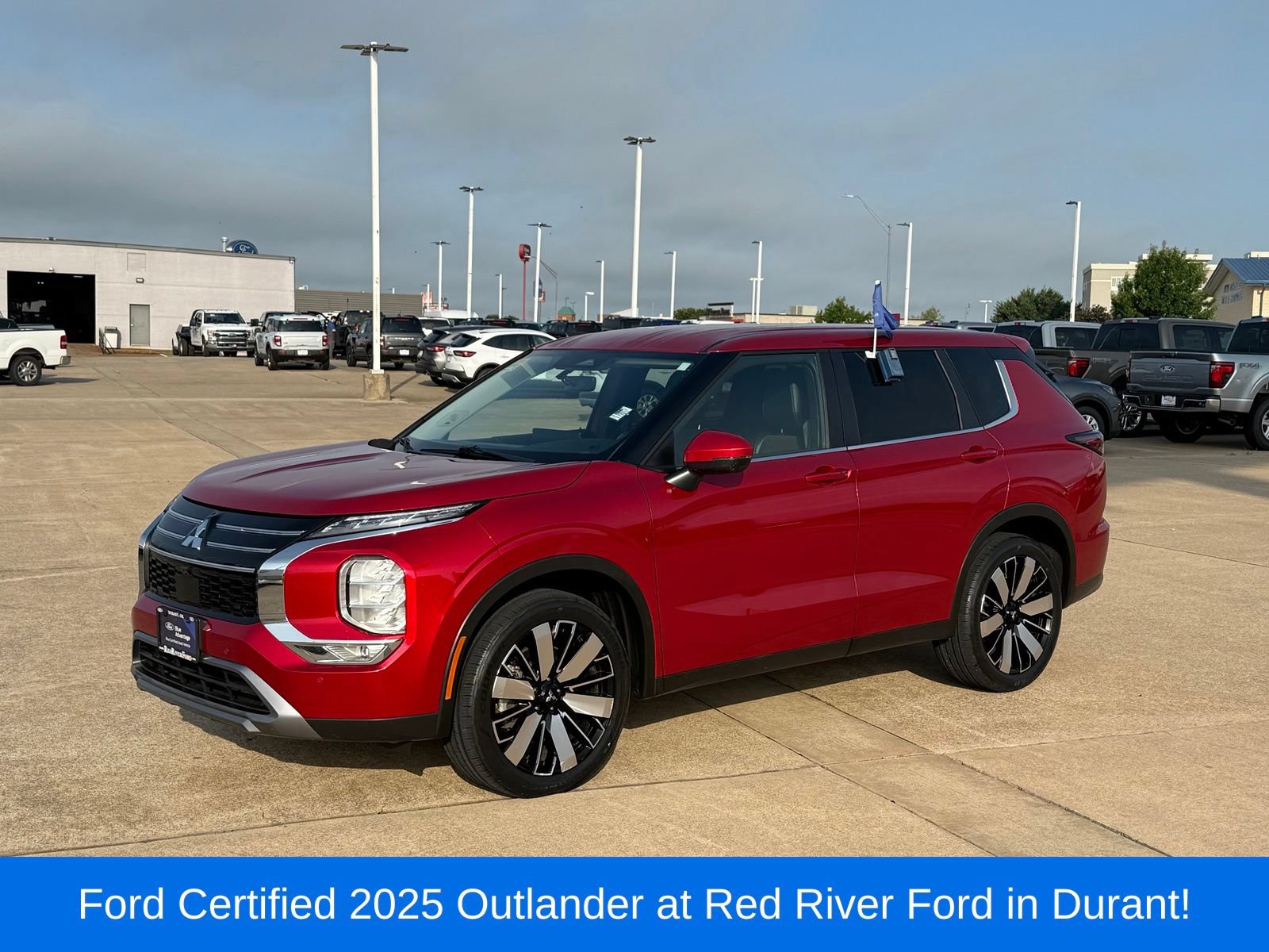 Used 2025 Mitsubishi Outlander SE FWD image 1