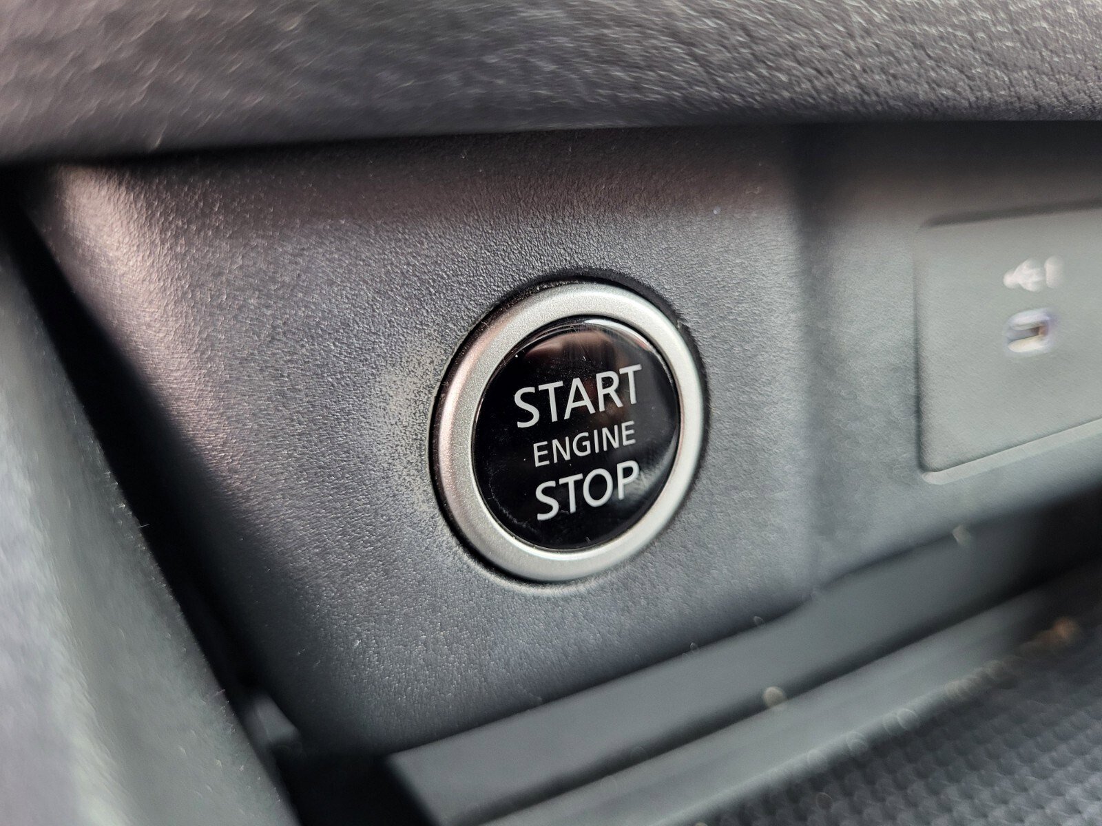Used 2023 Nissan Rogue SV FWD image 26