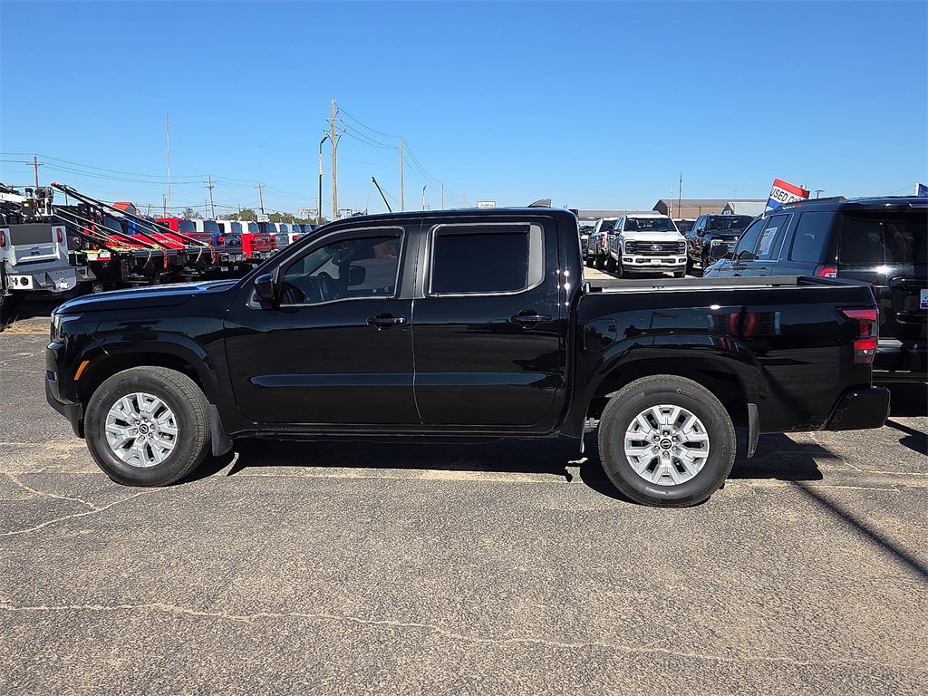 Used 2024 Nissan Frontier SV w/ SV Convenience Package image 2