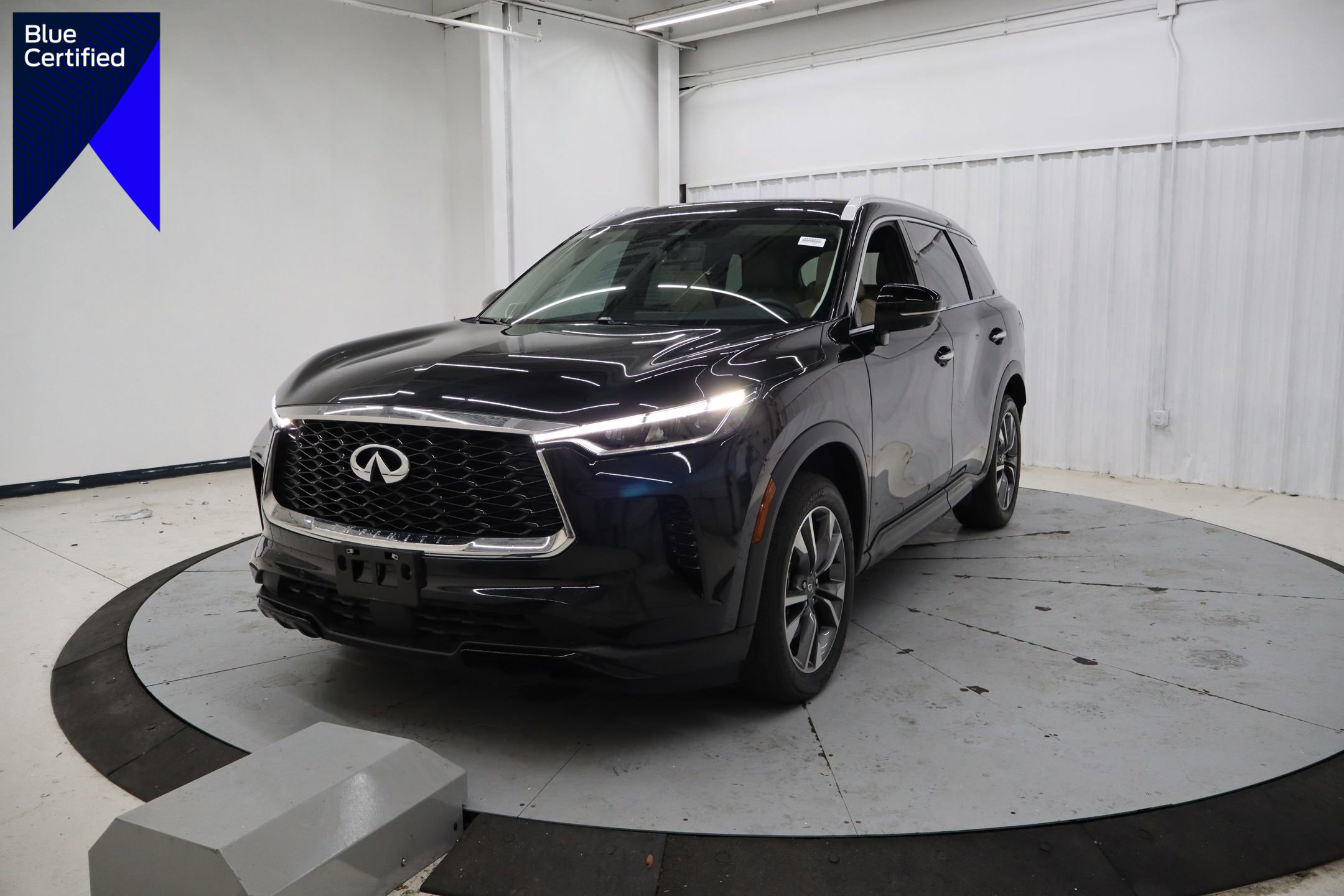 Used 2023 INFINITI QX60 Luxe w/ Performance Audio Package image 1