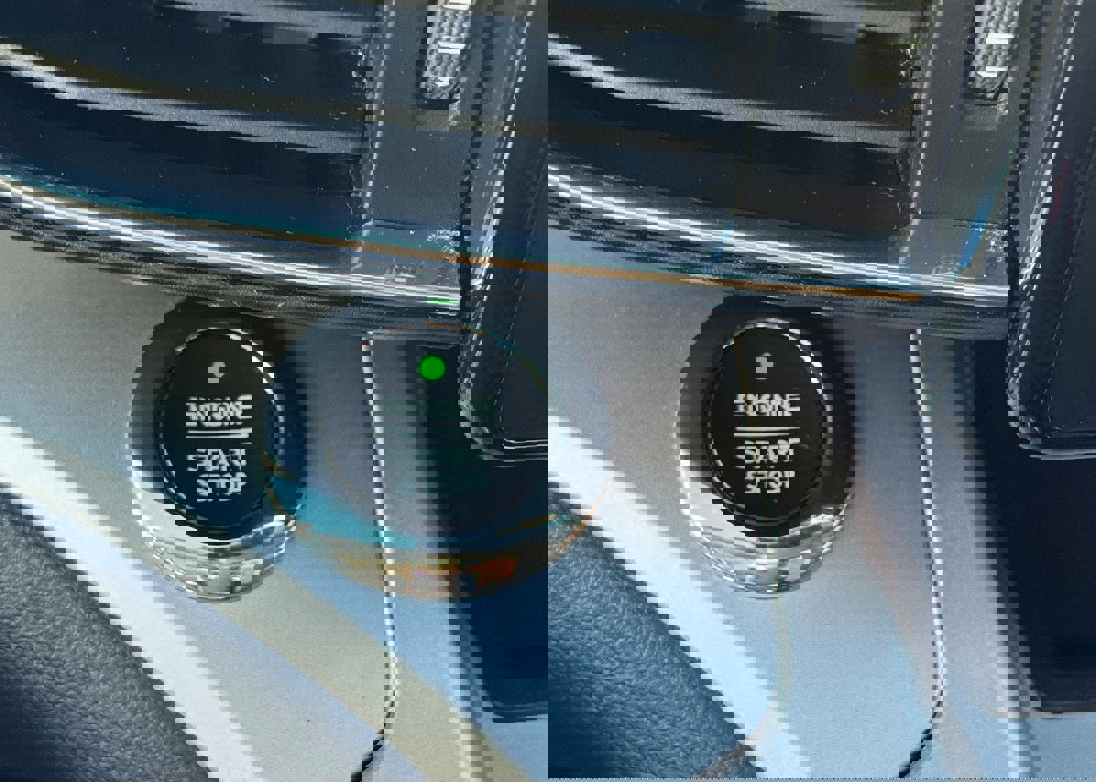 Certified 2021 Ford Explorer XLT w/ Equipment Group 202A image 40