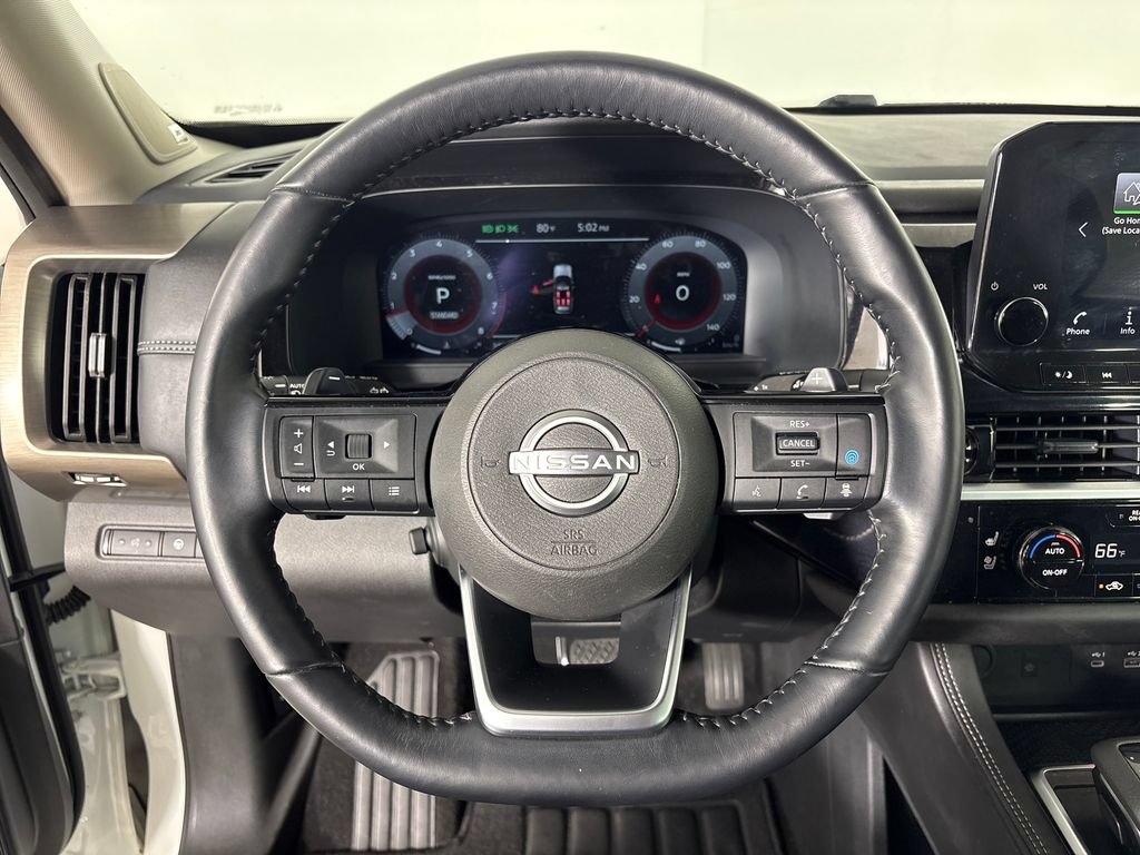 Used 2024 Nissan Pathfinder Platinum FWD image 12