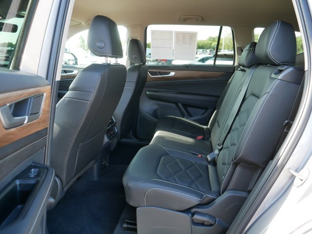 Used 2026 Volkswagen Atlas SE AWD/4WD image 16