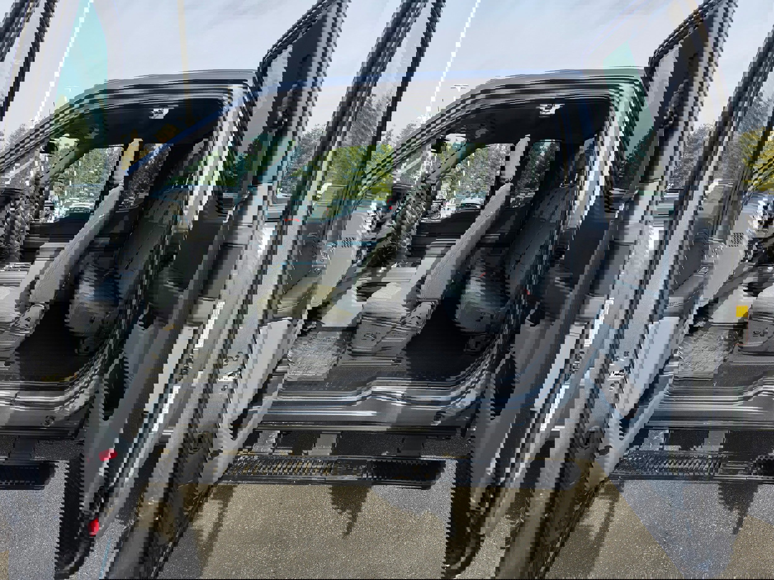 Certified 2023 Ford F250 XLT w/ XLT Premium Package image 10