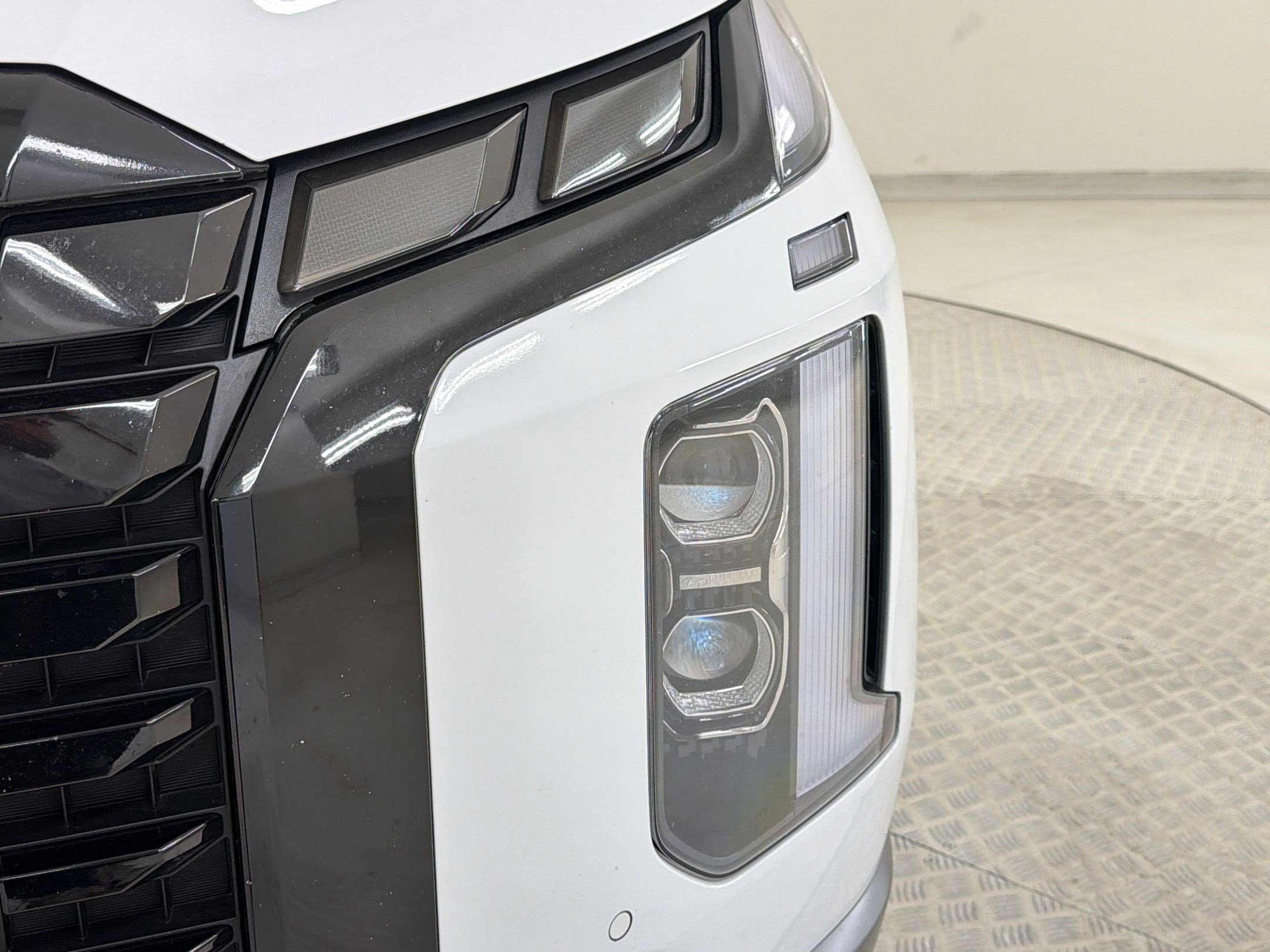 Used 2024 Hyundai Palisade Limited FWD image 11
