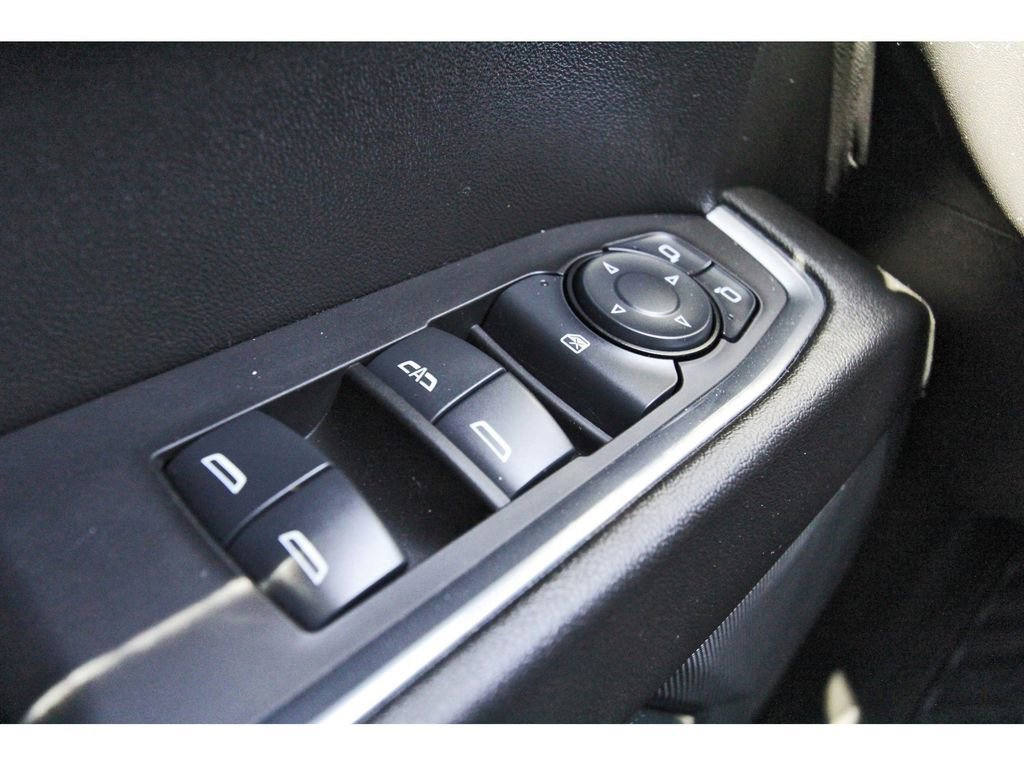 Used 2025 Chevrolet Silverado 1500 LT image 19