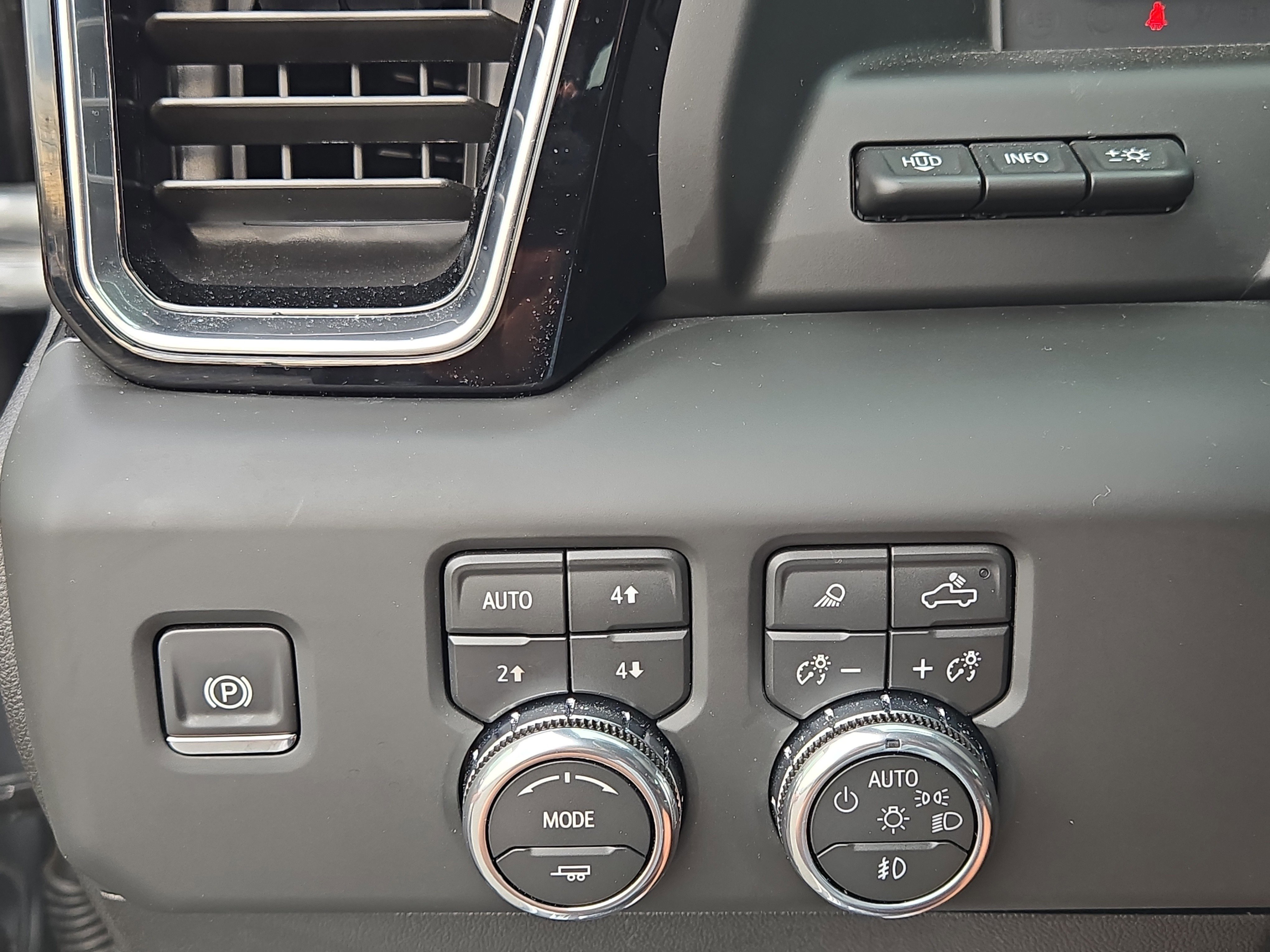 Used 2026 GMC Sierra 3500 Denali Ultimate image 19