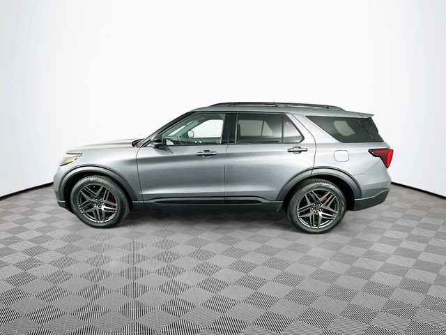 Certified 2025 Ford Explorer ST AWD/4WD image 7