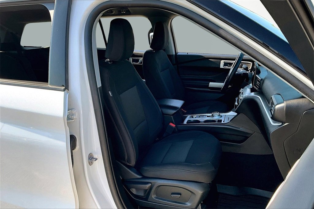 Certified 2023 Ford Explorer XLT image 9