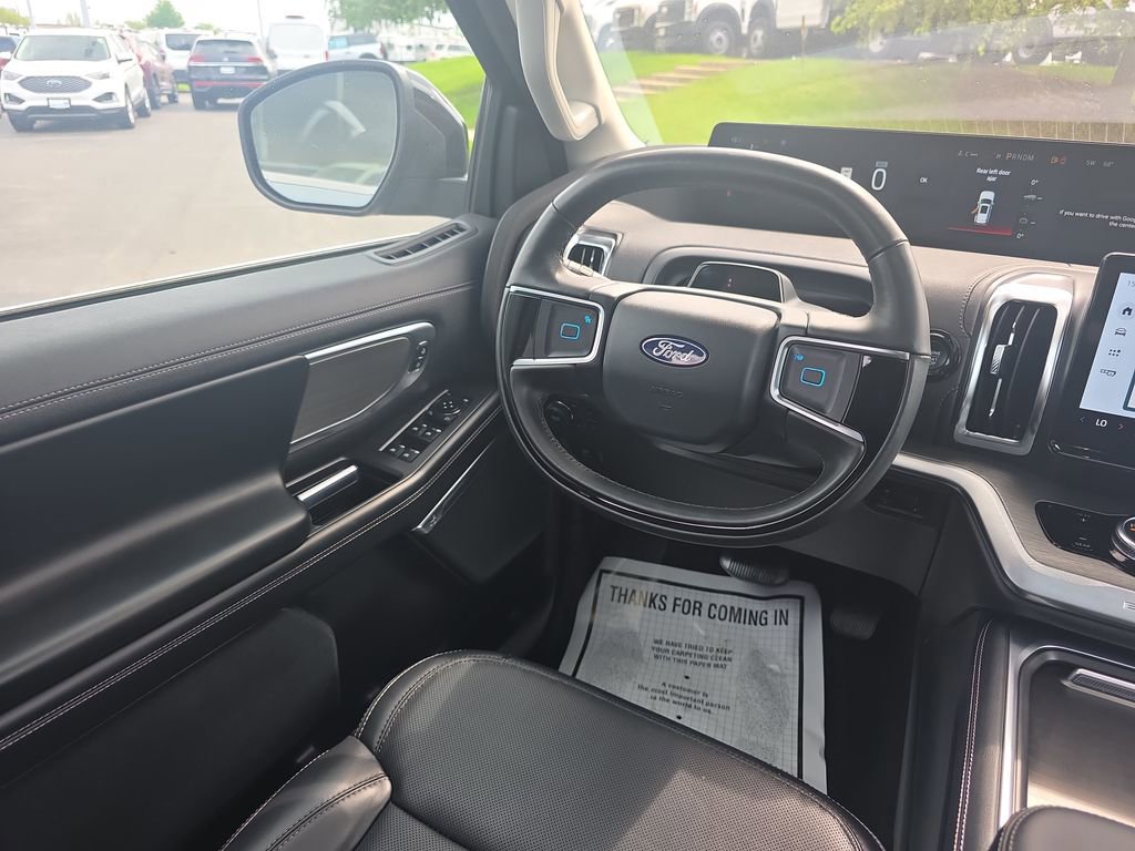 Certified 2025 Ford Expedition Platinum w/ Driver's Package AWD/4WD image 29