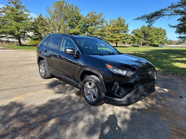 Used 2022 Toyota RAV4 LE AWD/4WD image 28