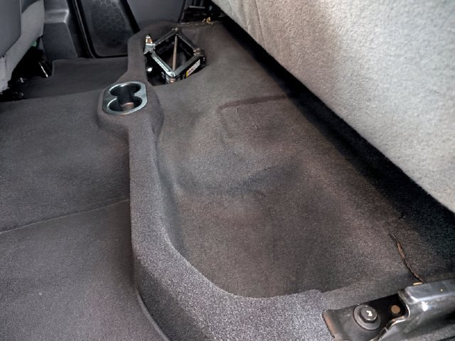 Used 2018 RAM 1500 Classic SLT AWD/4WD image 18