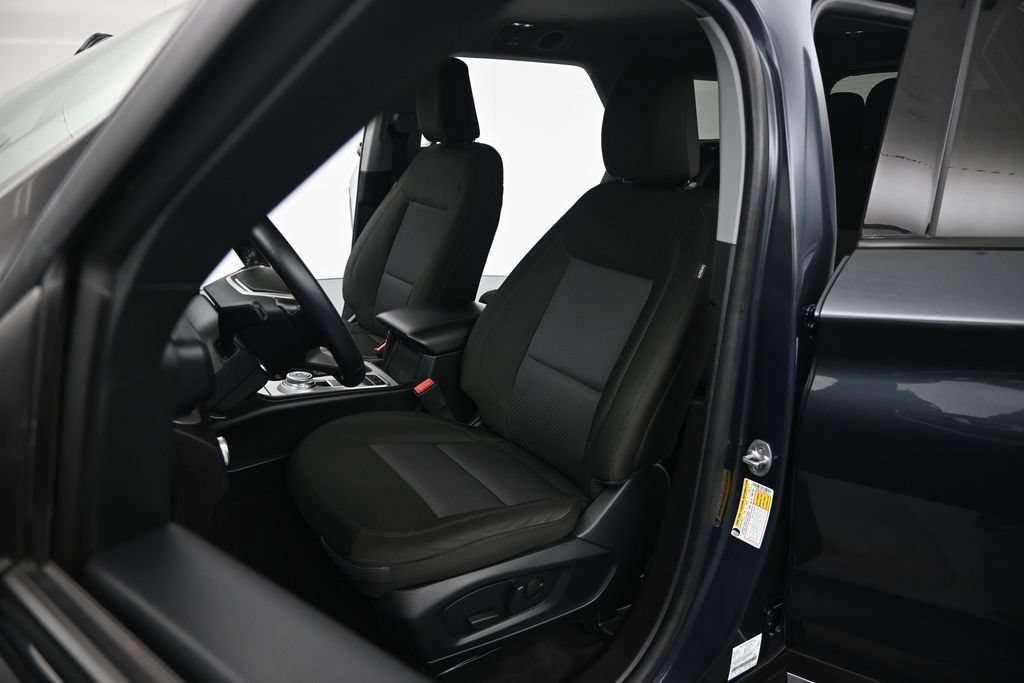 Certified 2022 Ford Explorer XLT RWD image 9