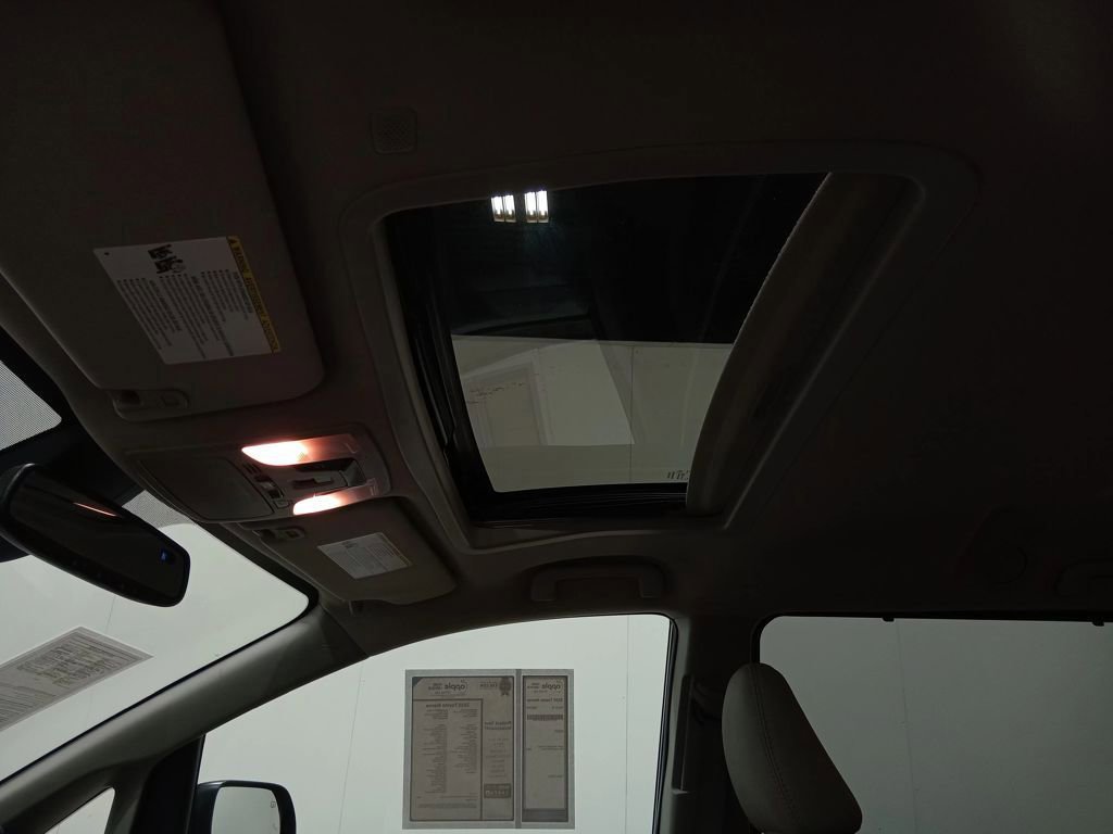 Used 2020 Toyota Sienna XLE image 18