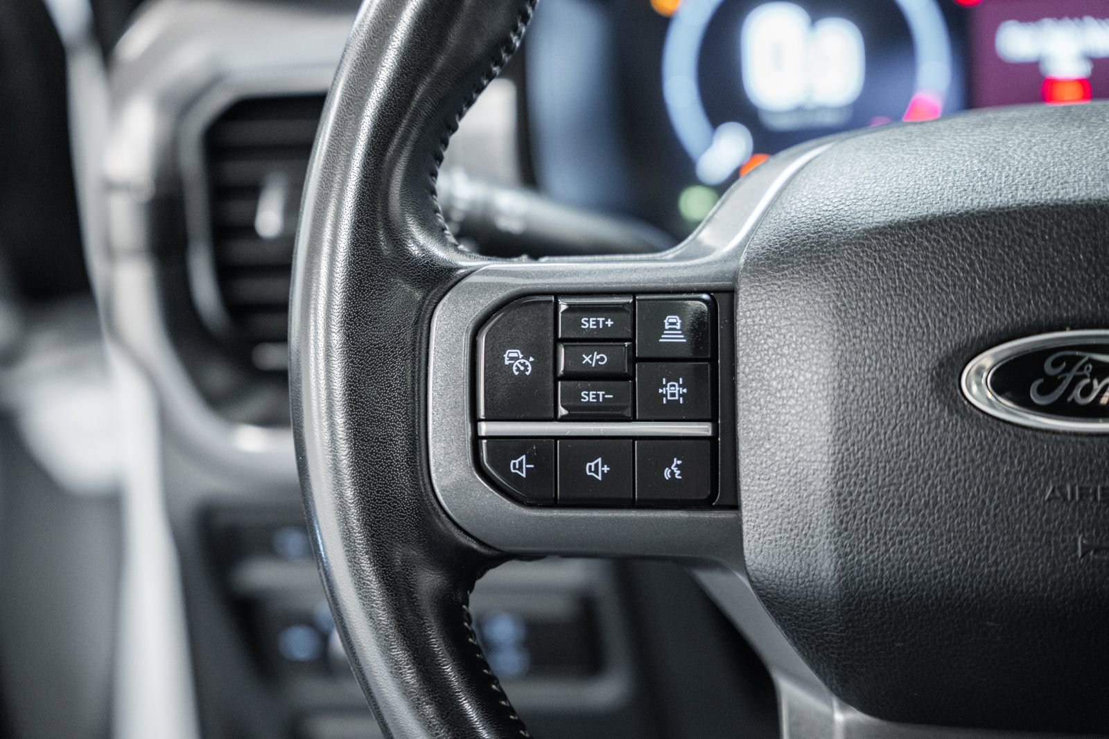 Certified 2023 Ford F150 Lariat w/ Equipment Group 502A High image 37