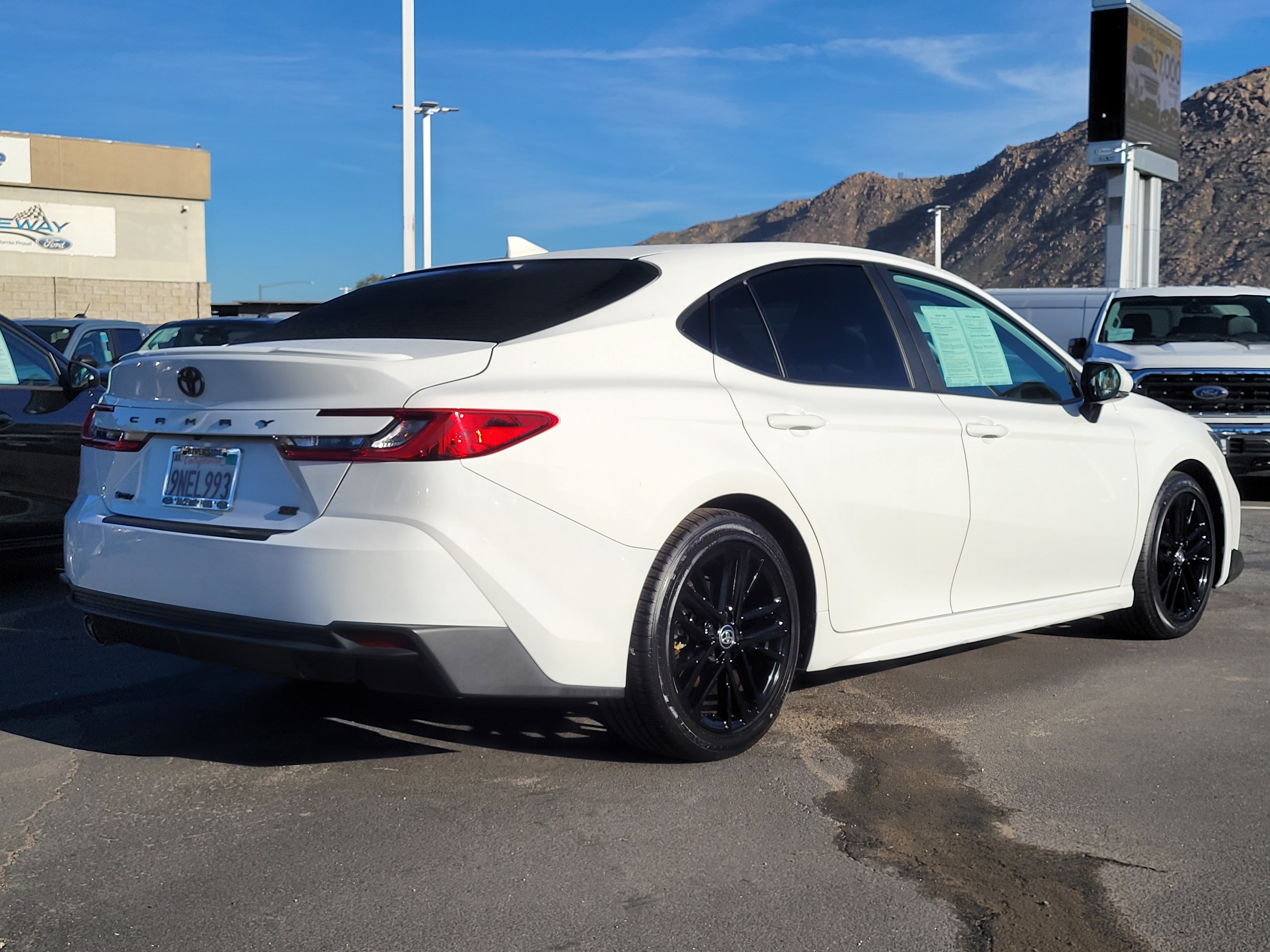 Used 2025 Toyota Camry SE FWD image 2