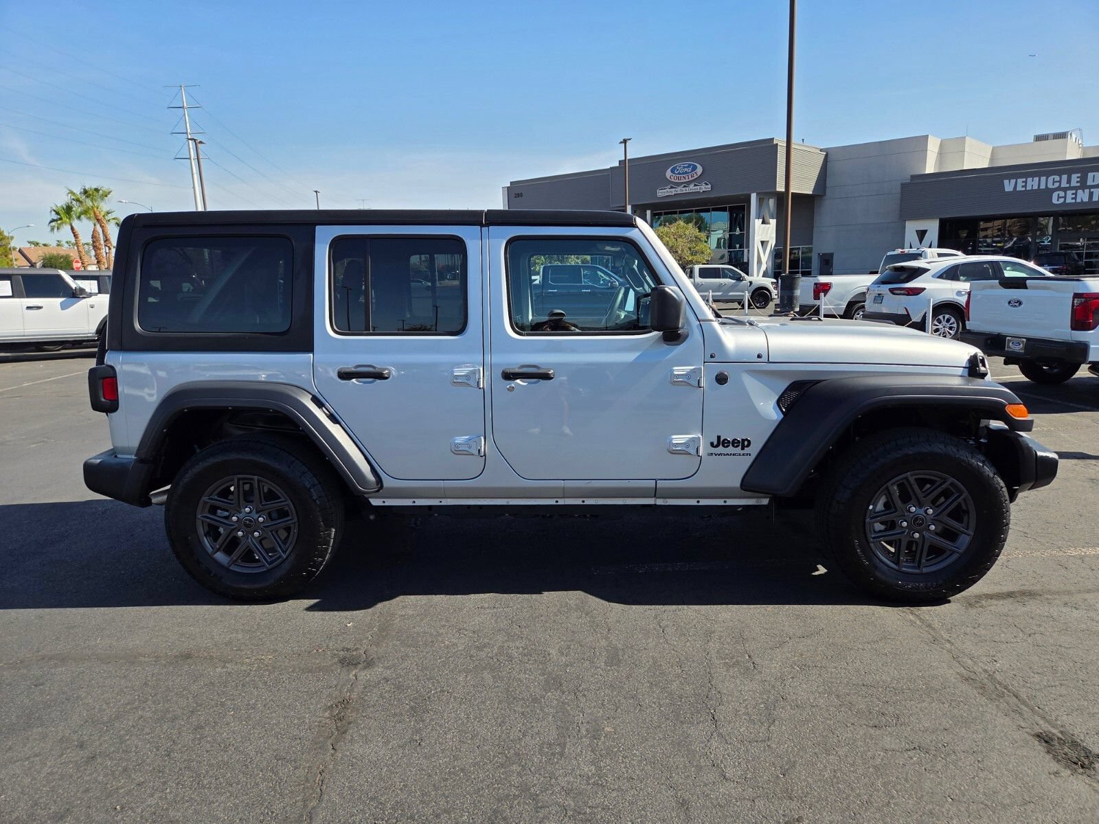 Used 2024 Jeep Wrangler Unlimited Sport AWD/4WD image 7