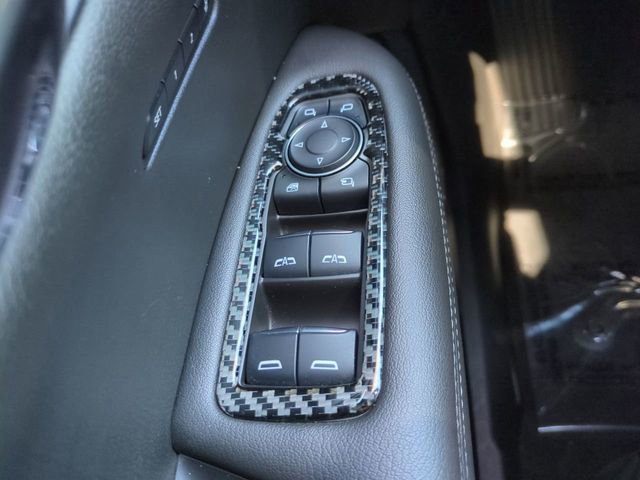 Used 2025 Cadillac XT6 Luxury image 26