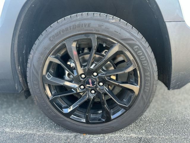 Used 2023 GMC Terrain SLT w/ Elevation Edition image 10