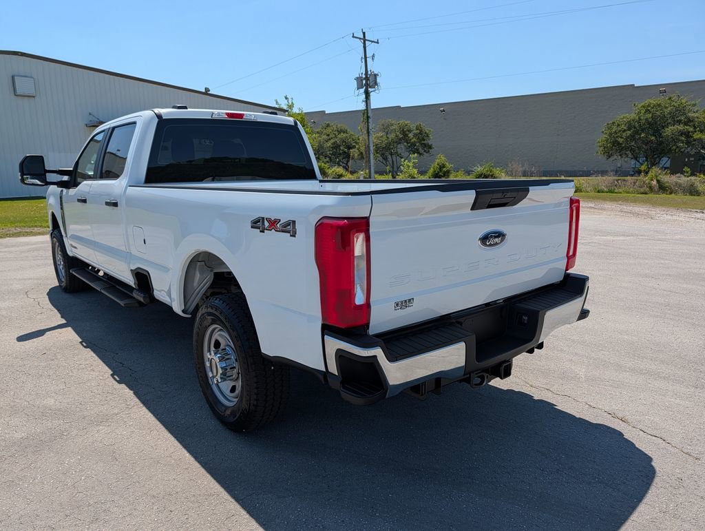 Certified 2025 Ford F350 XL w/ XL Chrome Package AWD/4WD image 4
