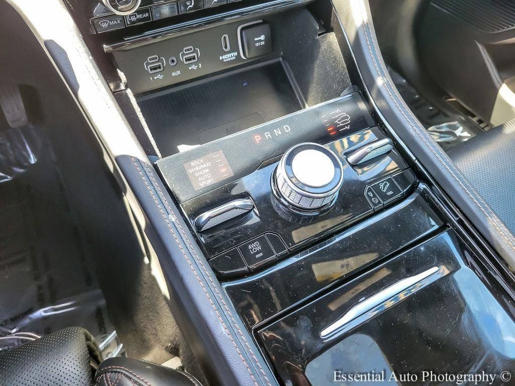 Used 2022 Jeep Grand Cherokee Summit AWD/4WD image 20