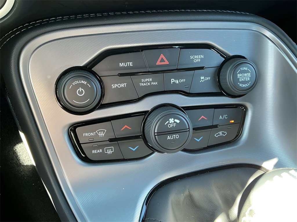 Used 2023 Dodge Challenger R/T w/ Plus Package image 24