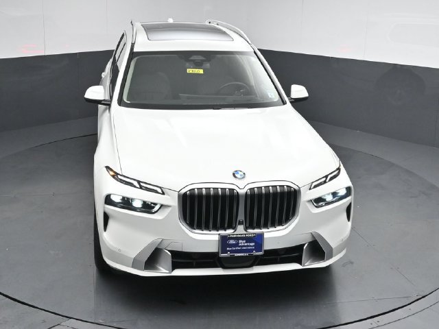 Used 2023 BMW X7 xDrive40i AWD/4WD image 47