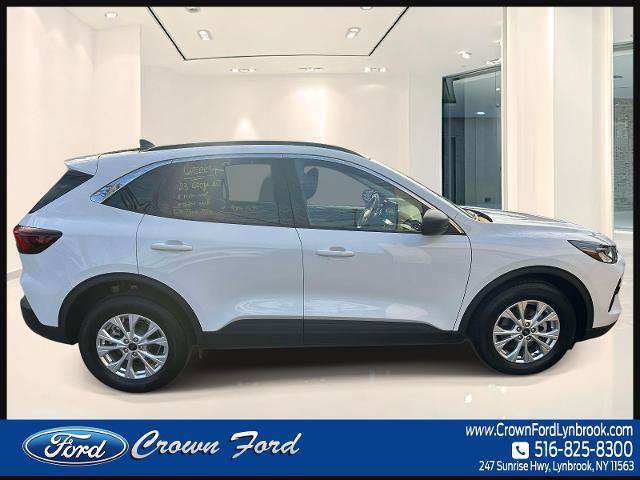 Certified 2023 Ford Escape Active w/ Tech Pack #1 AWD/4WD image 4