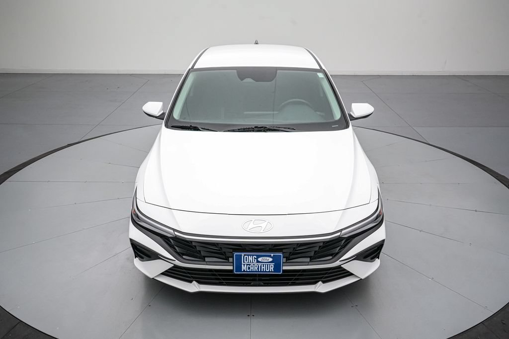 Used 2025 Hyundai Elantra SE FWD image 9