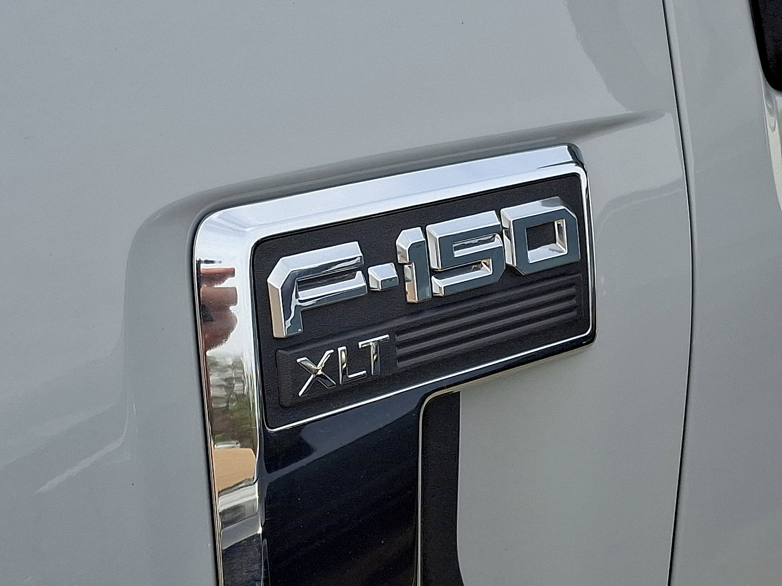 Certified 2024 Ford F150 XLT w/ Mobile Office Package image 4