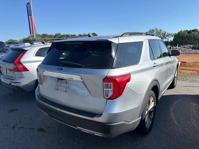 Certified 2023 Ford Explorer XLT w/ Equipment Group 202A RWD image 3