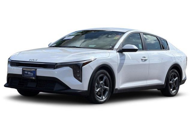 Used 2025 Kia K4 LXS image 8