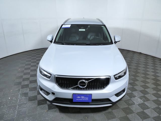 Used 2021 Volvo XC40 T4 Momentum FWD image 3
