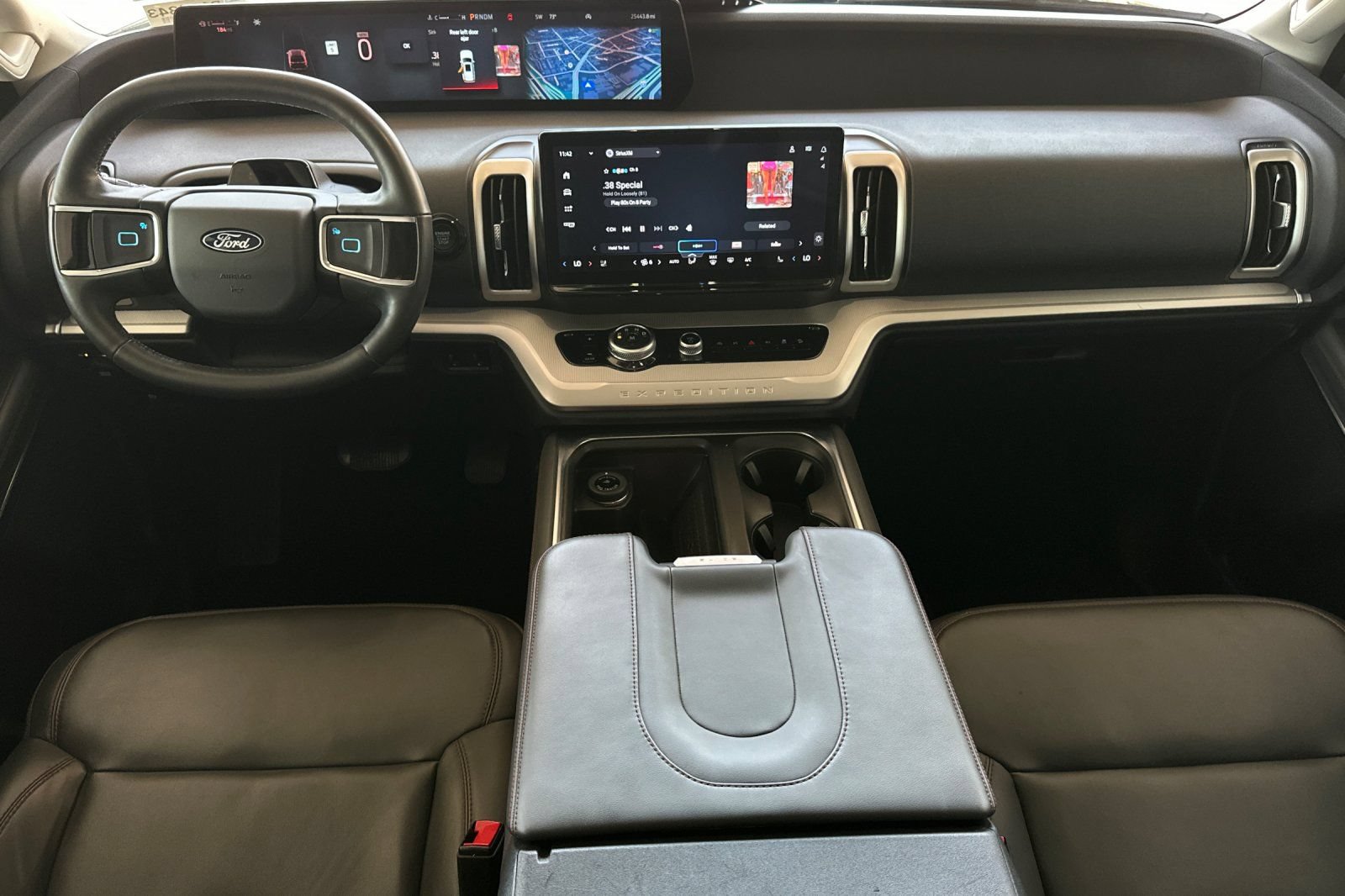 Certified 2025 Ford Expedition Active AWD/4WD image 12