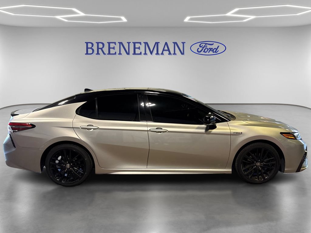Used 2021 Toyota Camry XSE w/ Navigation Upgrade Package FWD image 5