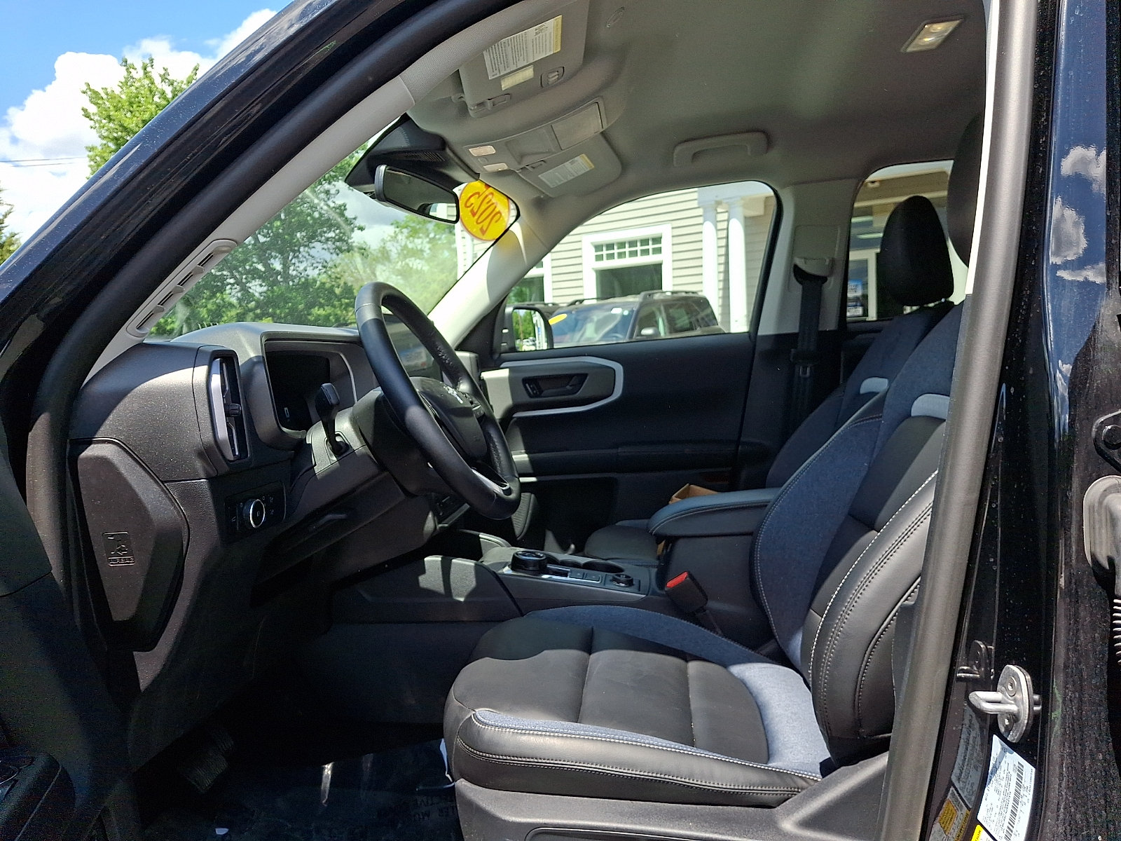 Certified 2025 Ford Bronco Sport Outer Banks w/ Outer Banks Tech Package+ AWD/4WD image 14
